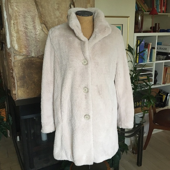 Ivory Faux Fur Coat large like new - Picture 3 of 7
